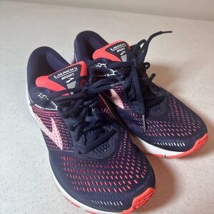 Brooks Launch 5 Sneakers - Dark Blue and Coral